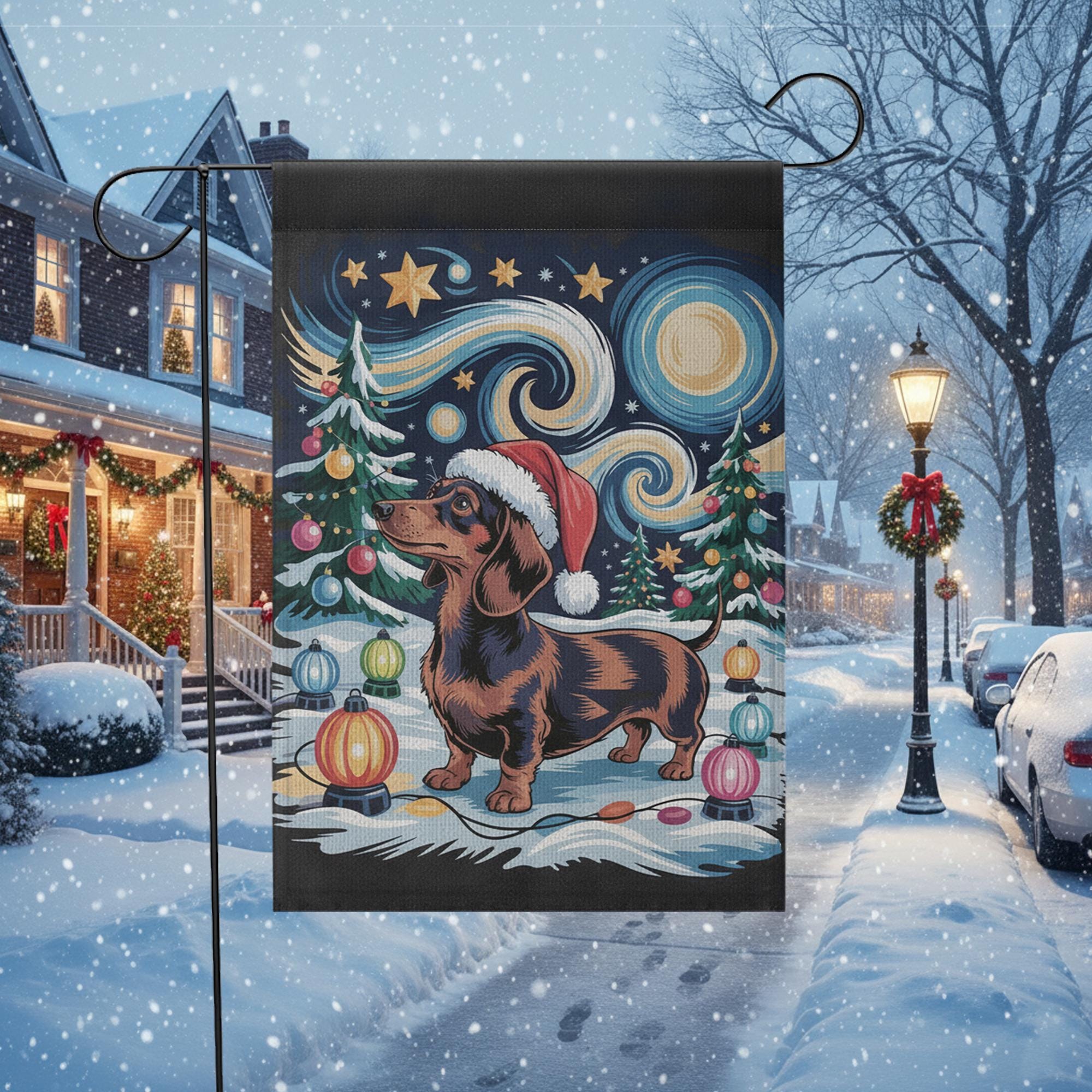 Christmas Dachshund Garden Flag – Outdoor Yard Banner with Santa Hat and Festive Lights Design