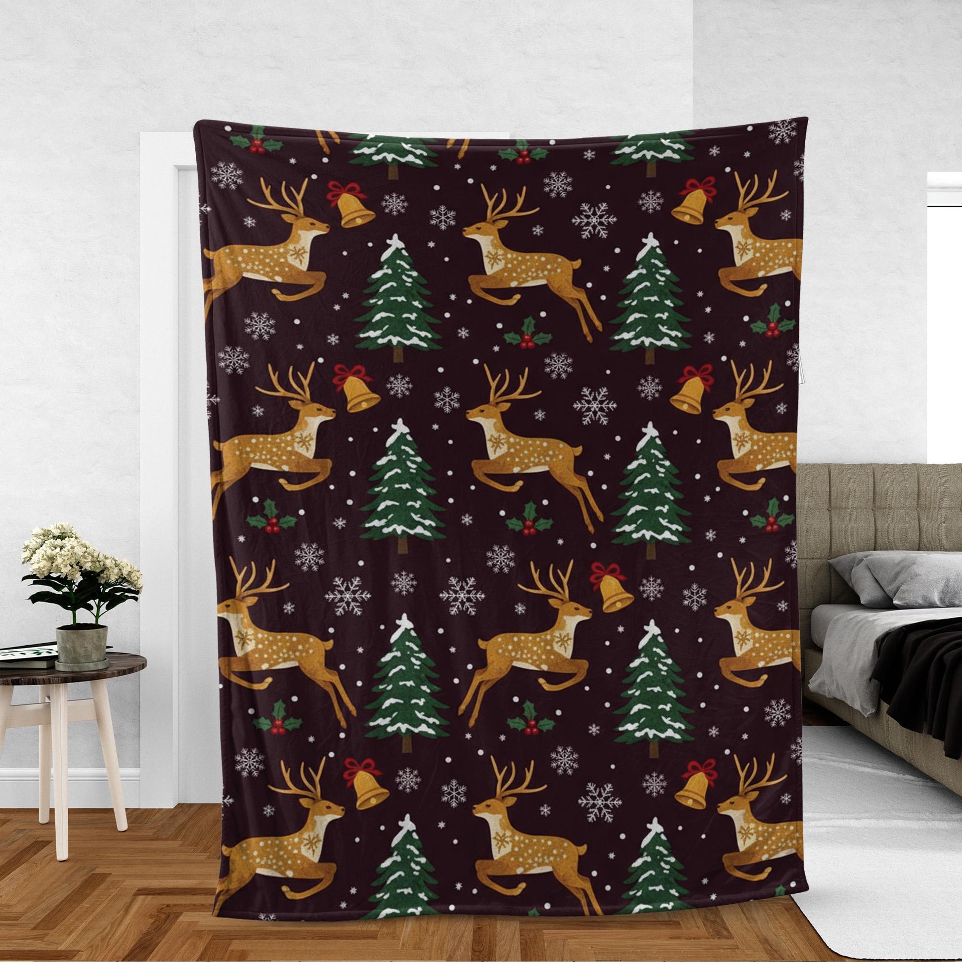 Reindeer Fleece Blanket: Holiday Christmas Tree Throw