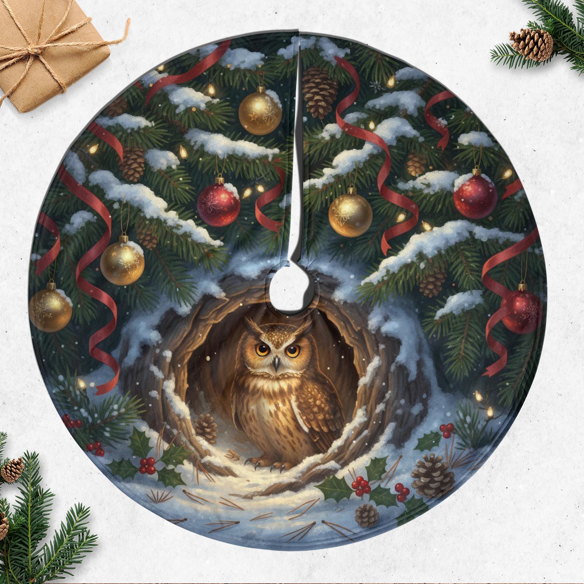 Christmas Tree Skirt: Owl in Snow Hollow, Pine Branch Border image 3