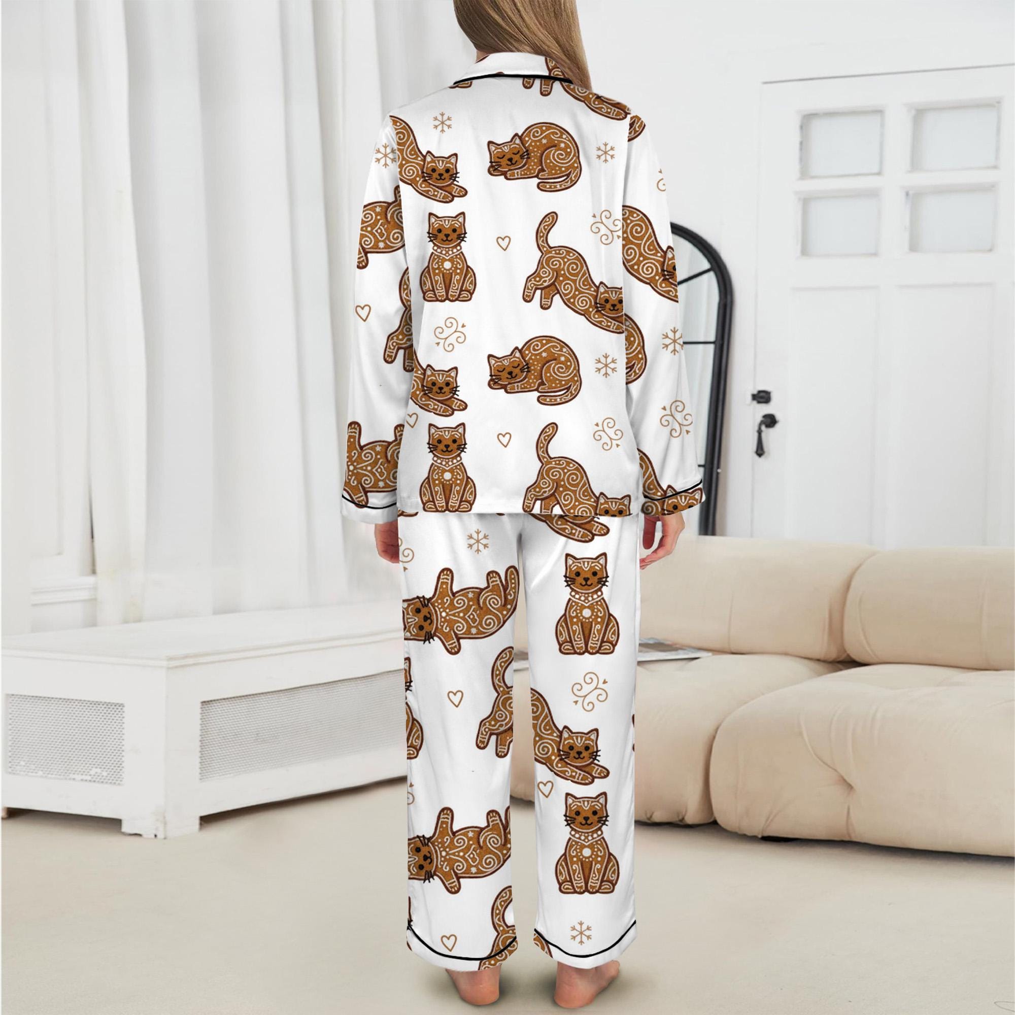 Gingerbread Cat Christmas Pajama Set: Cozy Satin Sleepwear image 2