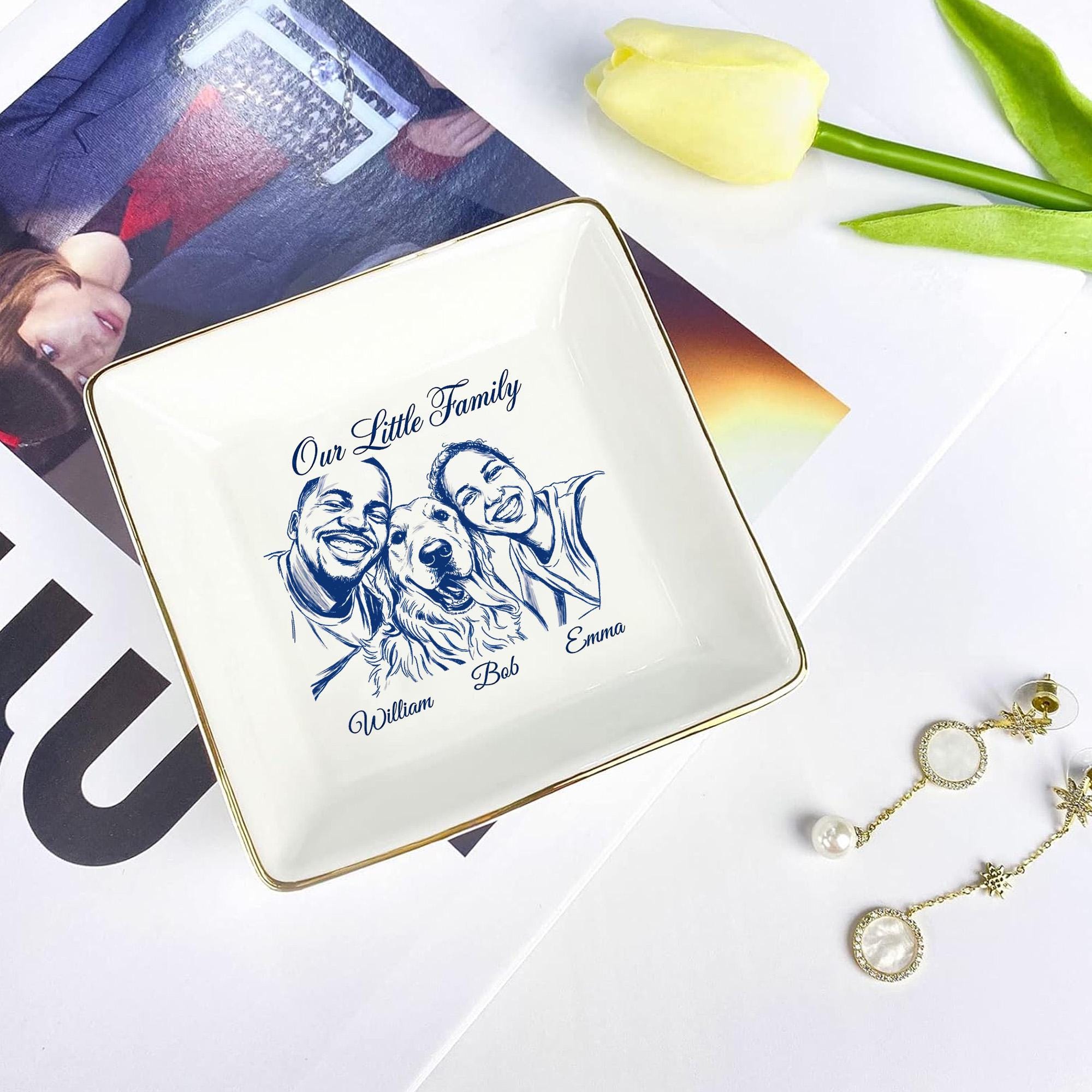 Personalized Ceramic Jewelry Dish: Custom Family Portrait Line Art Tray with Pet Illustration image 1